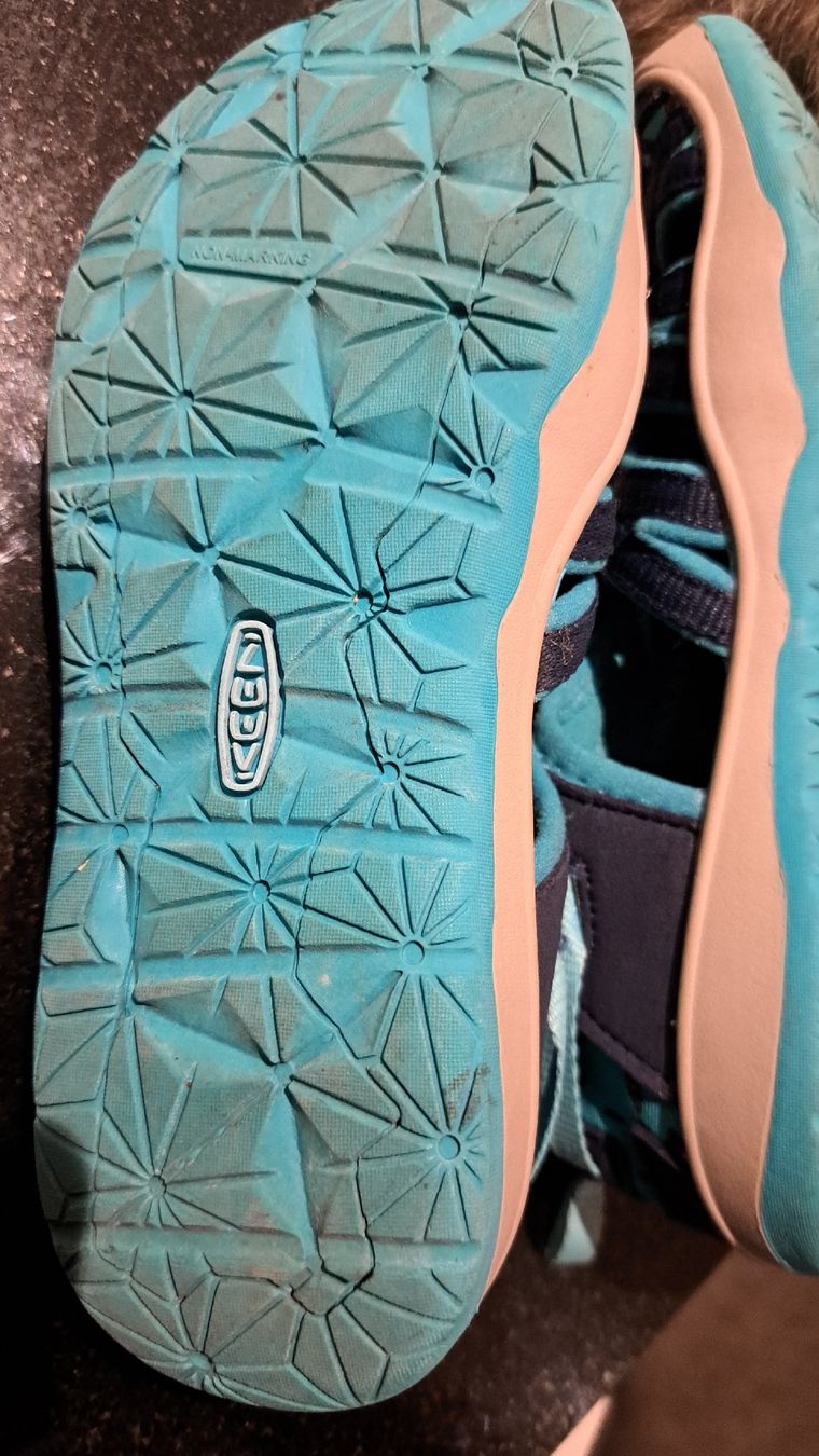 Chaussures garçon: Keen Sandalen Gr.35 – D'occasion à Muri AG par HalleTeam