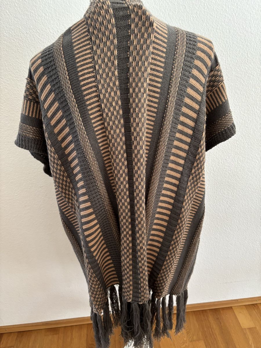 Repeat Autres vêtements femmes: Poncho Repeat cashmere – D'occasion à Winterthur par san_wd8j 2