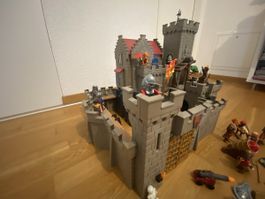 Playmobil Ritterburg mit Figuren und Zubehöhr guter Zustand