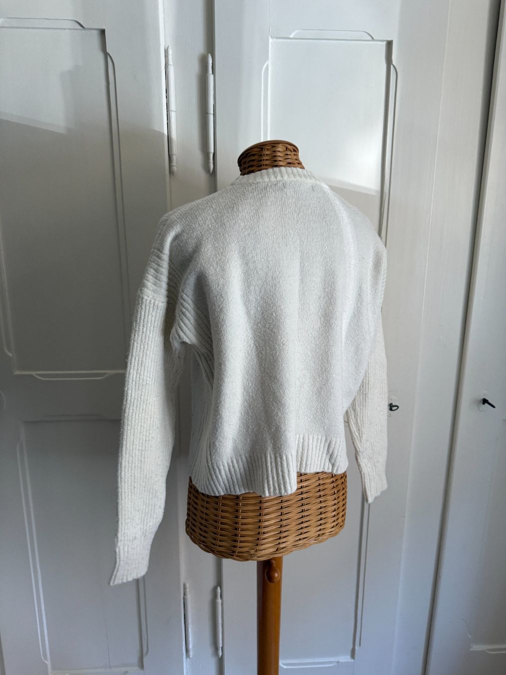 Bershka Pullover & Sweatshirts: BERSHKA - Strickpullover weiss XS – Gebraucht aus Zürich von Diazaio 2