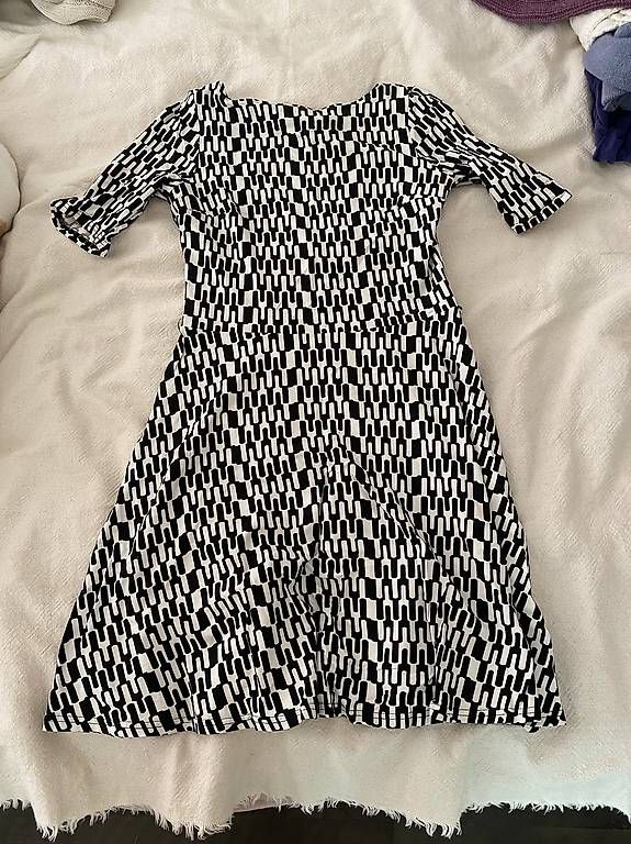 Kleider: Dress size S – Gebraucht aus Arlesheim von jud_k2lz