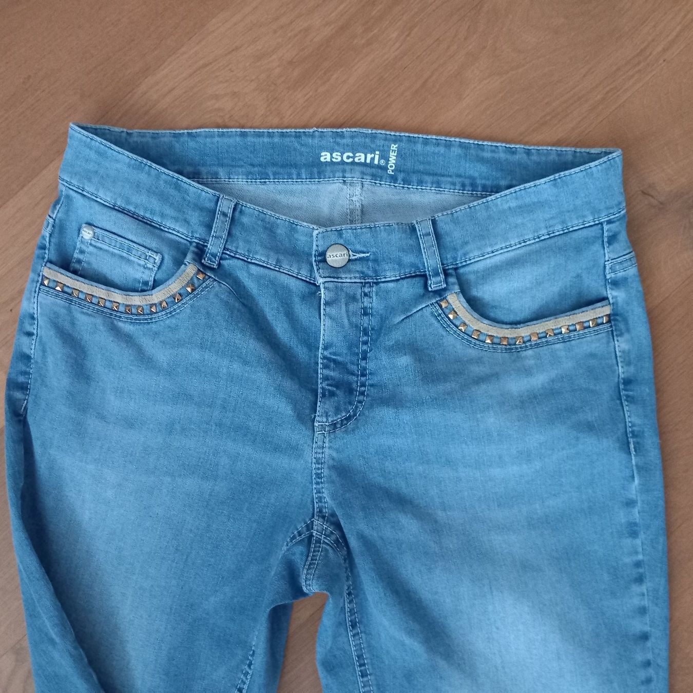 Jeans: neue Ascari Jeans Gr. 40 – Nuovo (secondo la descrizione) da Nottwil venduto da cecilia44 1