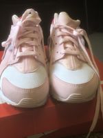 Nike Huarache Run Gr. 34 Rosa Weiss Mädchen Turnschuhe TOP