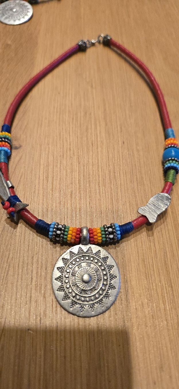 Colliers: Modeschmuck Versand Möglich – Neuf (Voir description) à Weggis par bdrm48