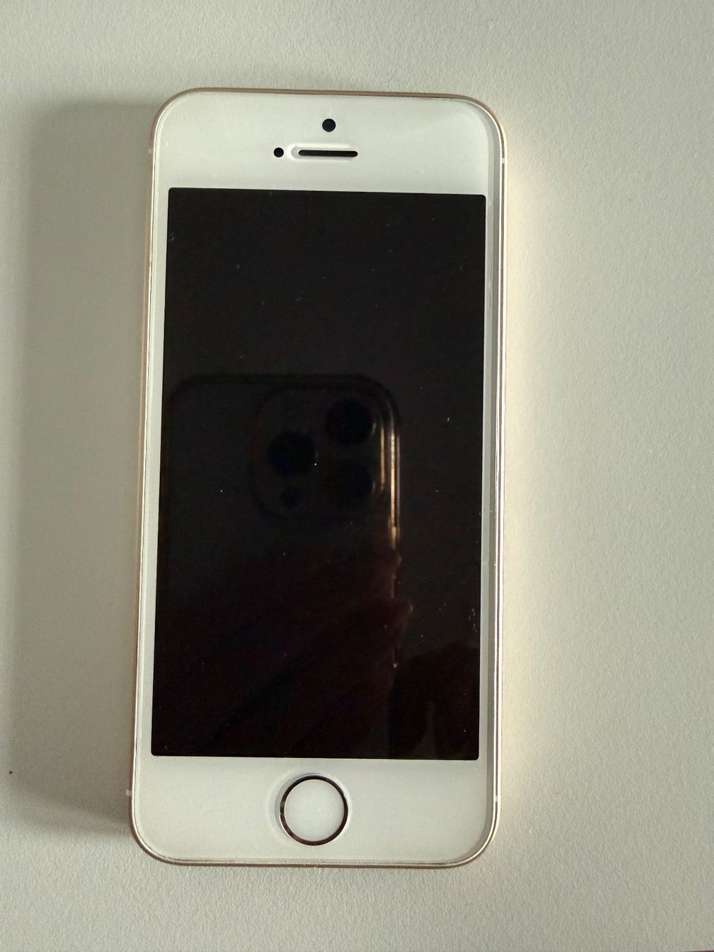 Apple Handys / Smartphones: Apple iPhone SE (1. Generation, Modell A1723) – Gebraucht aus Altendorf von am9j_nt 1