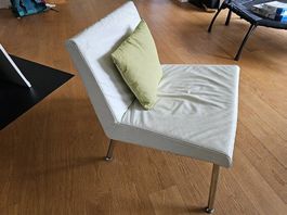 Sessel mit weissem Leder - 2 Stück gratis abzugeben