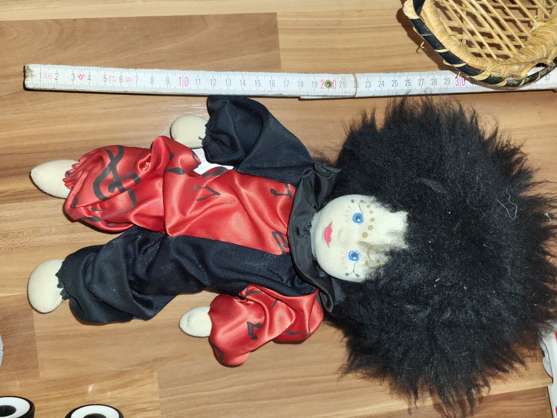 Puppen: Korbstuhl mit Harlekin B1 – Gebraucht aus Schwarzenburg von flamingo1970 2