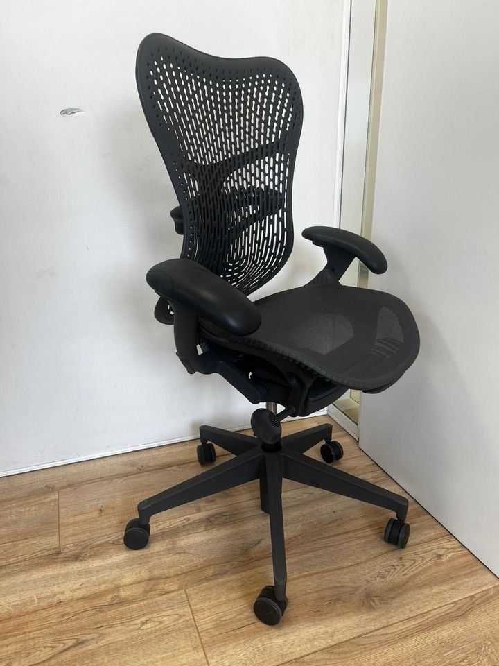 Herman Miller Chaises: Herman Miller Mirra 2 Graphite Full Option – D'occasion à Purmerend par Offeco 4