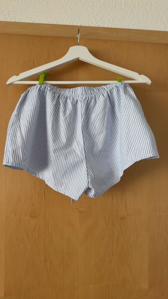 Pantaloni: Stoffshorts Damen – Nuovo (secondo la descrizione) da Wilen (Sarnen) venduto da aninaschwab 1