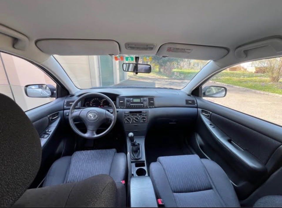 Toyota Automobili: Toyota Corolla 1.4  Jg 2003 – Usato da Zürich venduto da master8051 4