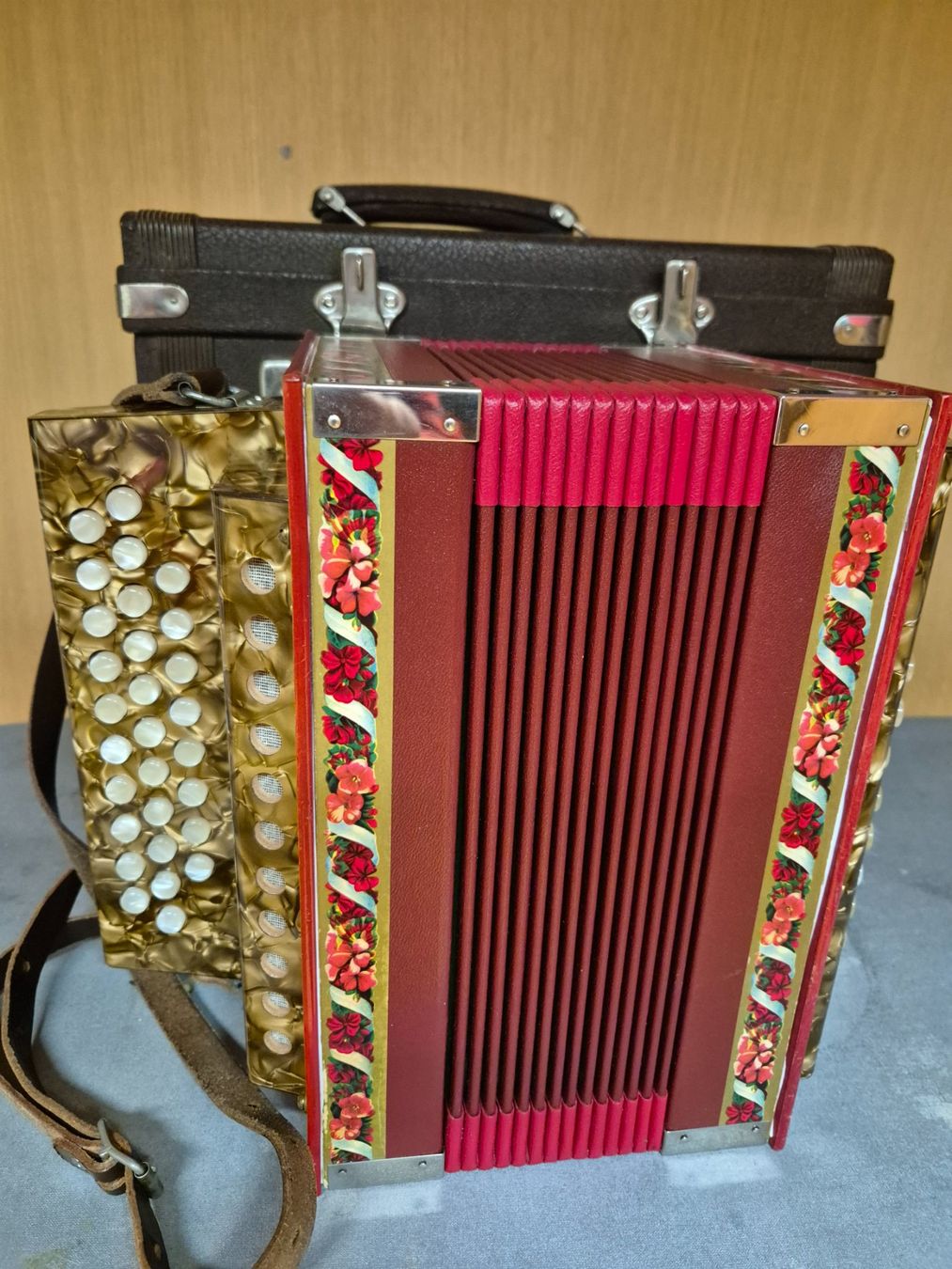 Musikinstrumente: Schwizerörgeli mit Koffer – Gebraucht aus Kleinlützel von hkl_sv2y 2