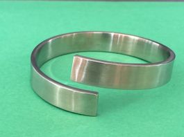 Schönes Edelstahlarmband (7cm)