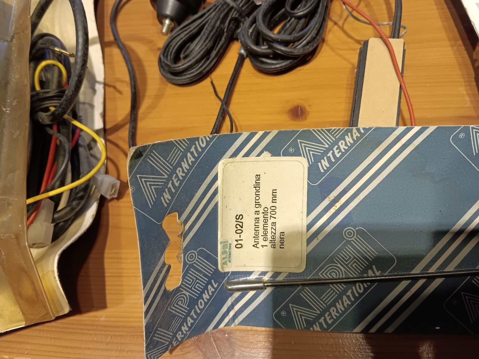 Radiocomunicazione: 10 antenne autoradio vintage – Nuovo e nell'imballaggio originale da La Punt Chamues-ch venduto da geo1968 5