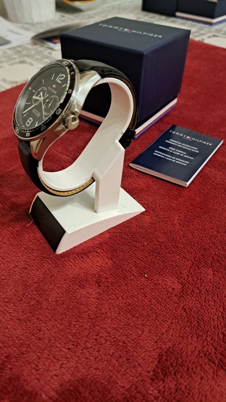 Tommy Hilfiger Uhren: Tommy hilfiger multifonction Erik 46mm, état impeccable – Neu (gemäss Beschreibung) aus Clarens von mig_f5z9 2