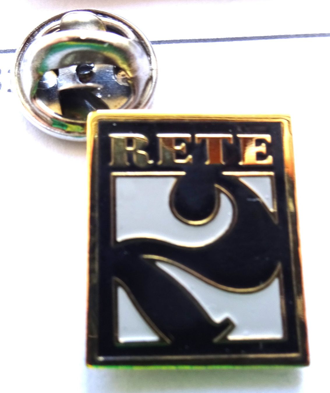 Plaquettes & Badges: Pin R E T E    2  Dunkelblau – D'occasion à Utzenstorf par BUtter81