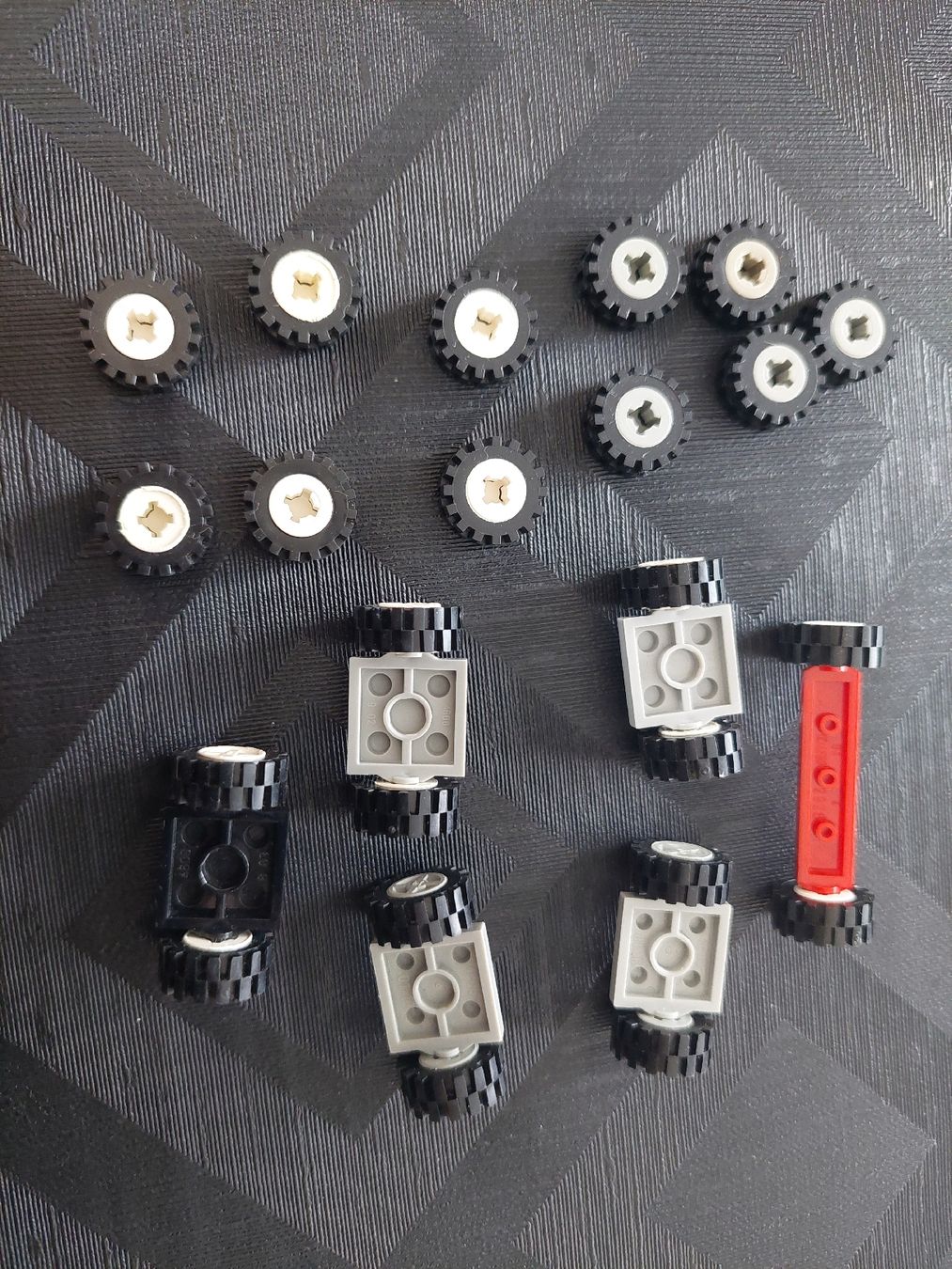 Lego Spielzeuge: Lego Räder,  Achsen – Gebraucht aus Zetzwil von sti_x9xf 1