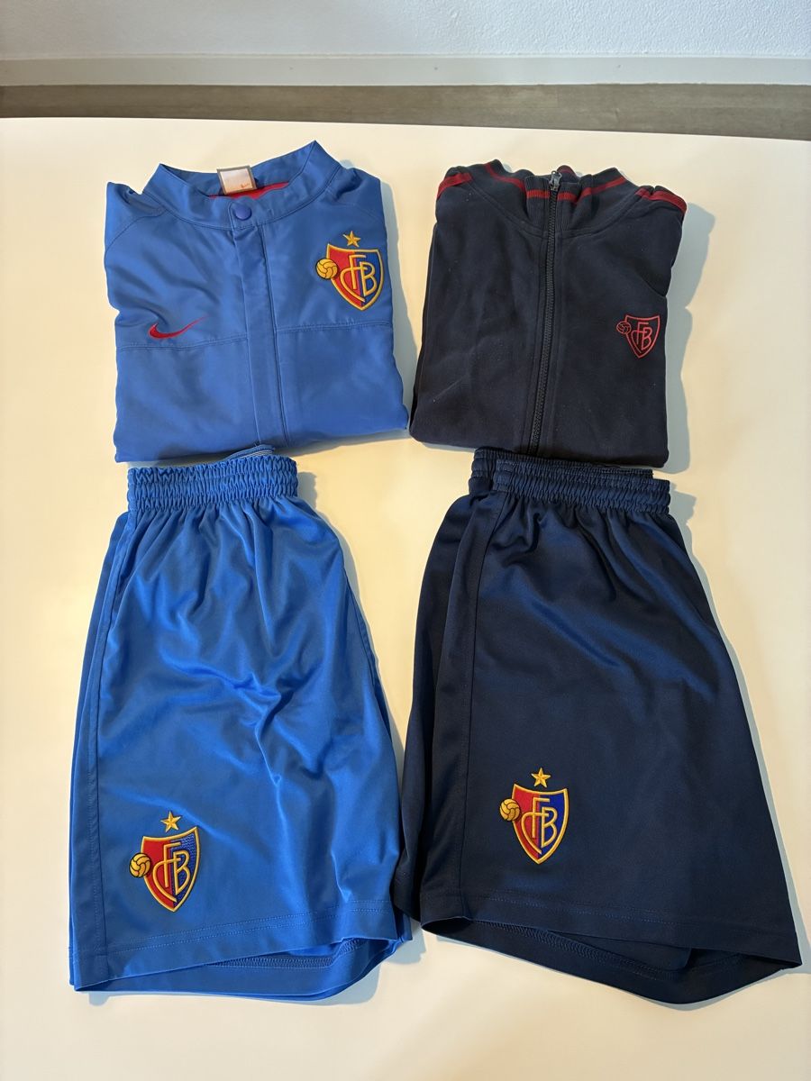 Nike Lotti di vestiti: Fanpaket FC Basel – Usato da Altnau venduto da kurvenmuehle