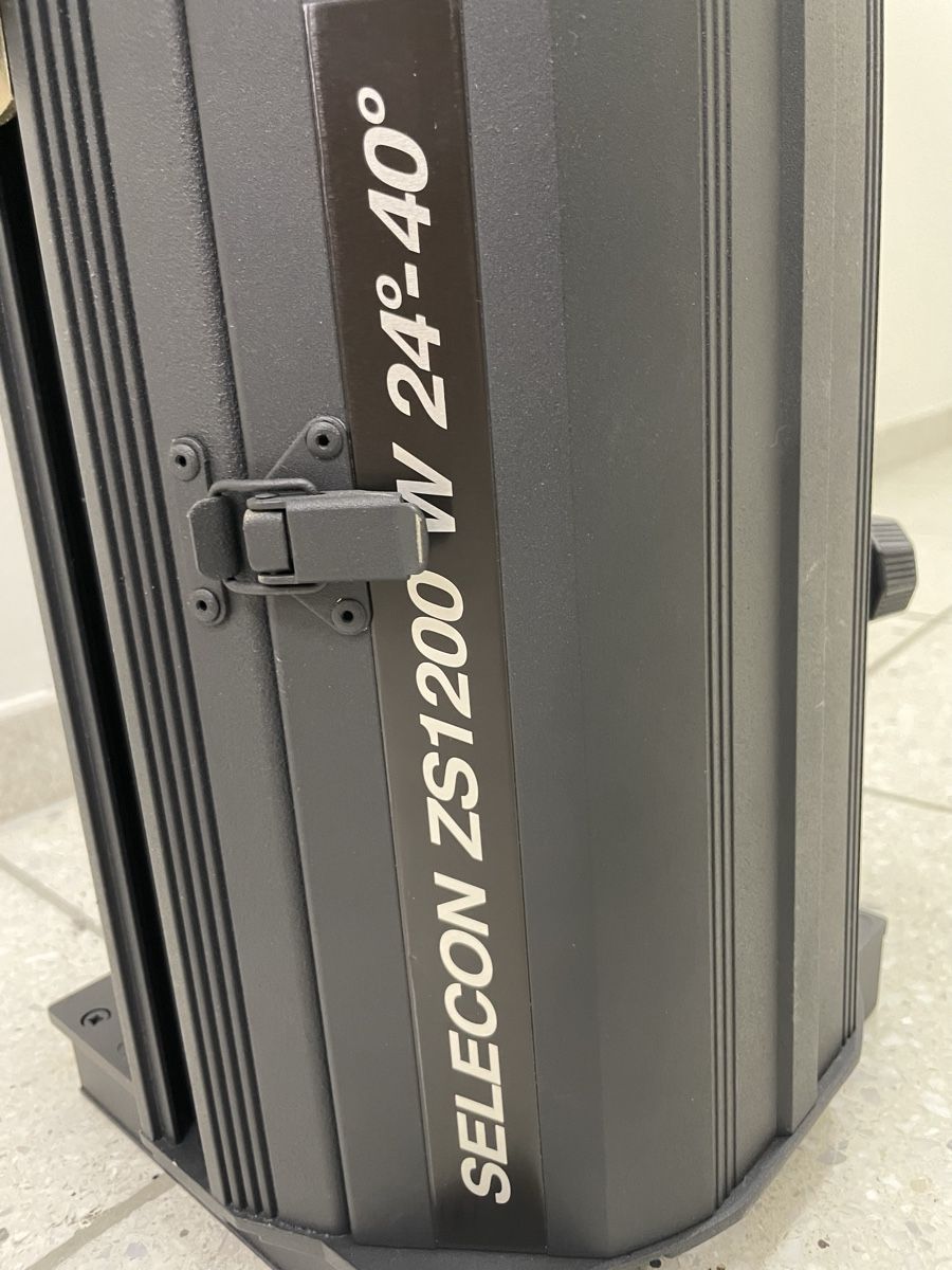 Lampade: Scheinwerfer Selecon 1200W – Usato da Hittnau venduto da pianokeller 2