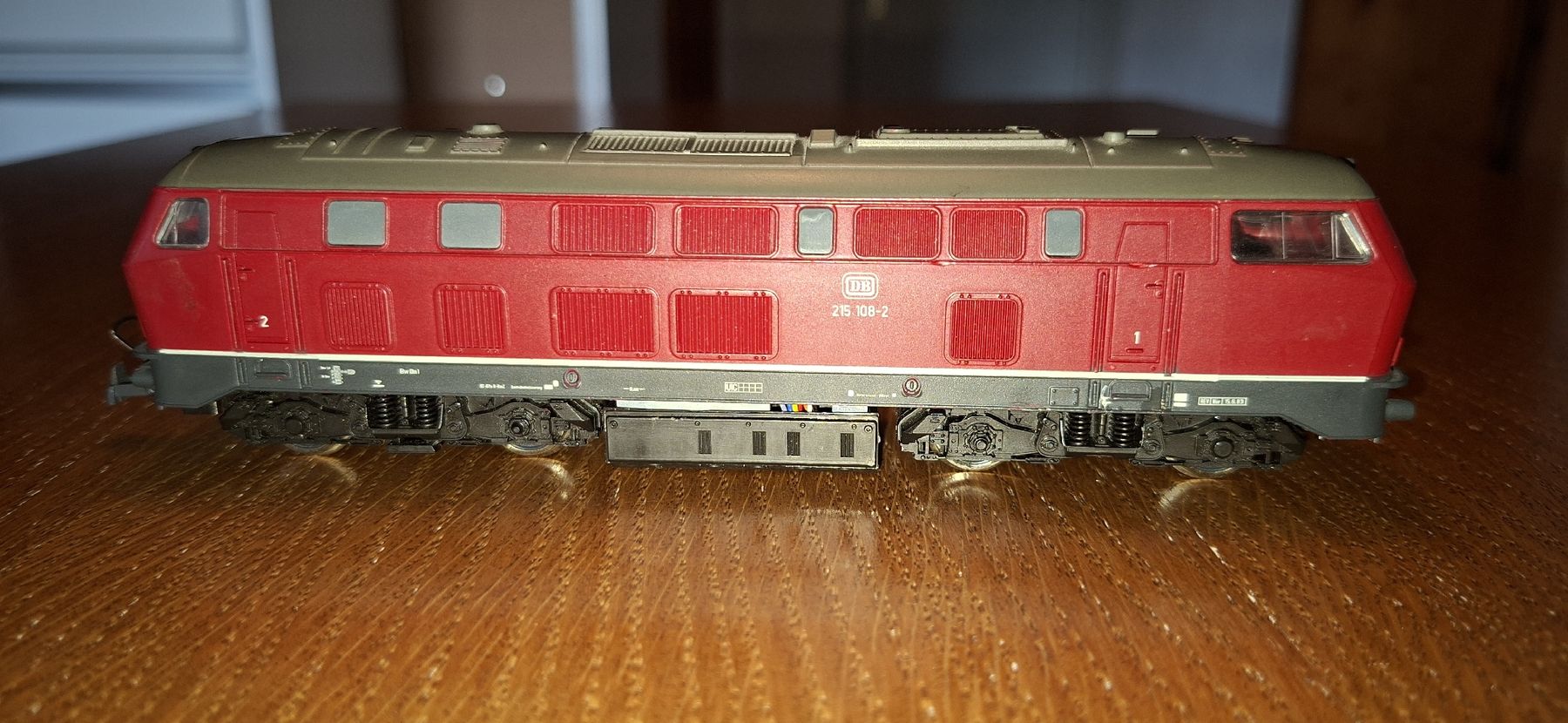 Roco Modellini di ferrovie: Roco DC DB Lok 215 108-2 Defekt. – Difettoso da Pfäffikon ZH venduto da gub_2j76 1