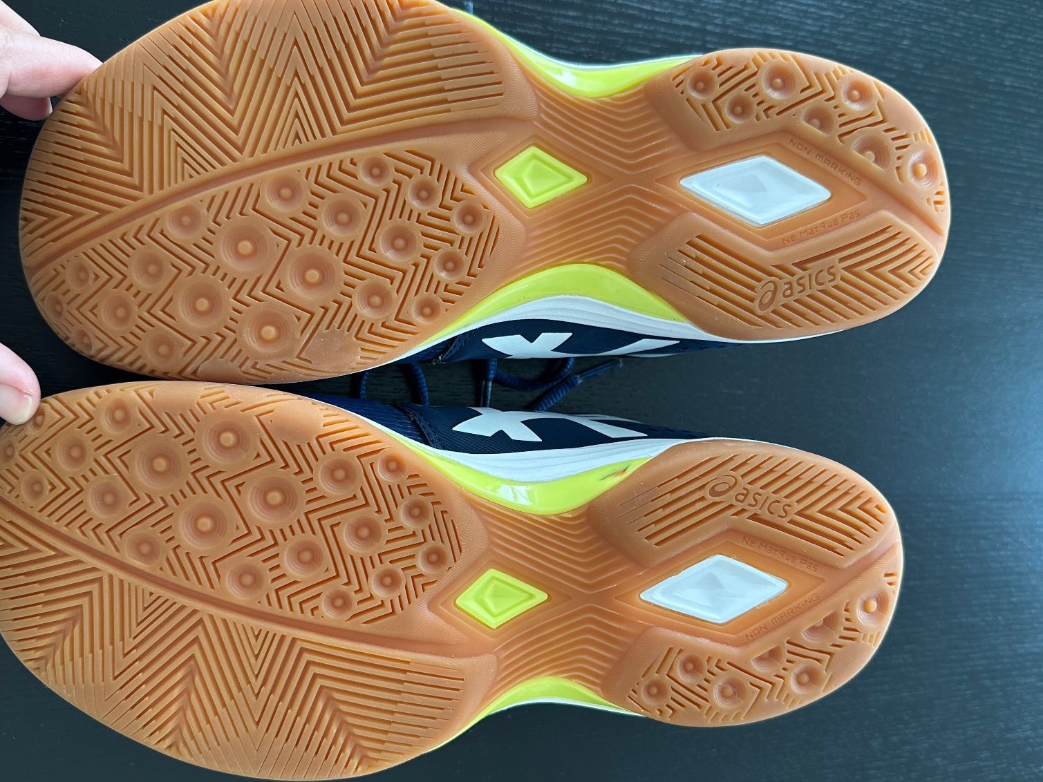 Asics Herrenschuhe: Hallenturnschuh asics gr. 41.5 – Gebraucht aus Wilen b. Wil von Sonnenschein003 2