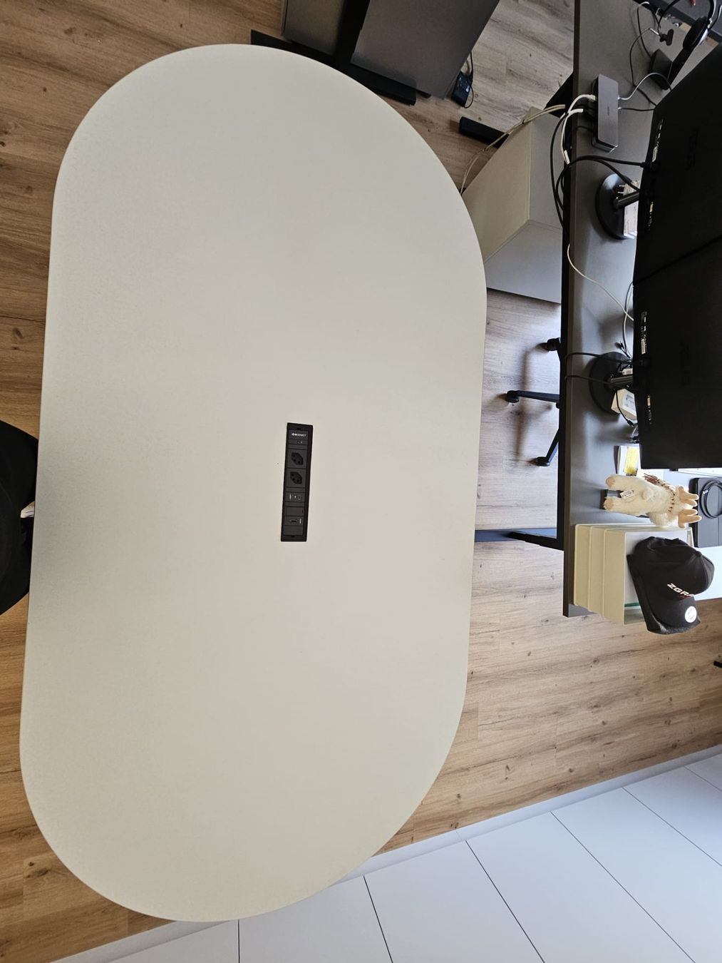 Ovaler Konferenztisch 200 × 100 cm – höhenverstellbar (D'occasion) à ...