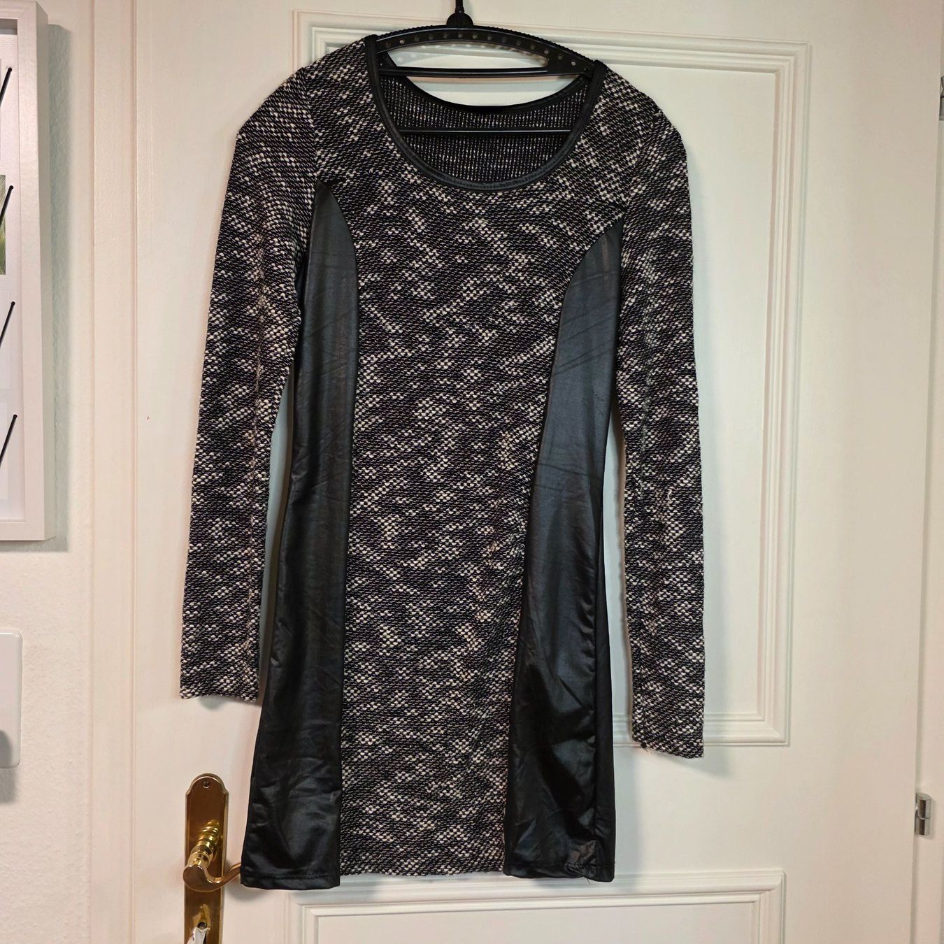 Kleider: kurzes Kleid , Größe S/M – Gebraucht aus Wald ZH von CapLux 2
