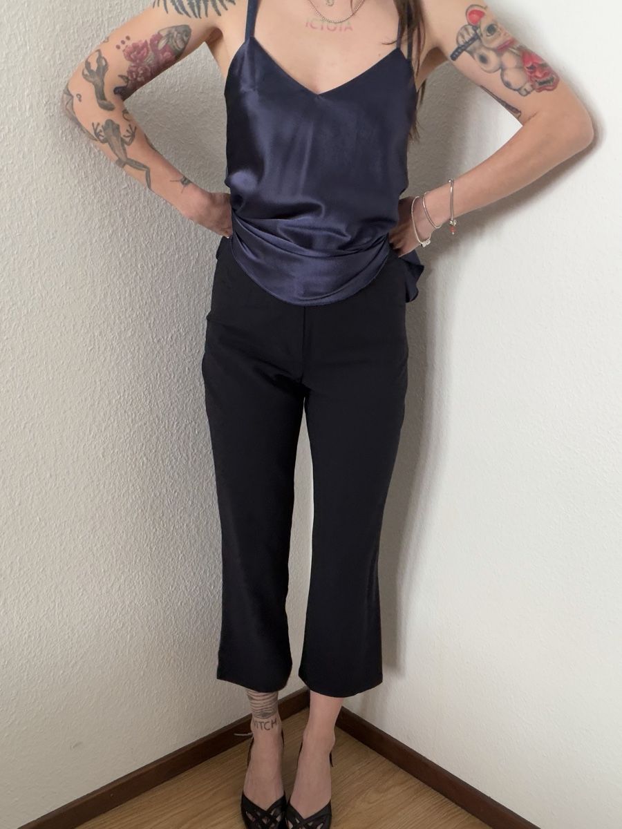Escada Hosen: Escada Navy Wool Blend Cropped Pants, Size 34 vintage – Gebraucht aus Knonau von Grapesvintage 2