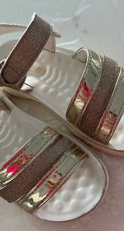 Scarpe per ragazze: Sandales cupcake taille 30 – Usato da Renens VD venduto da mary184 1