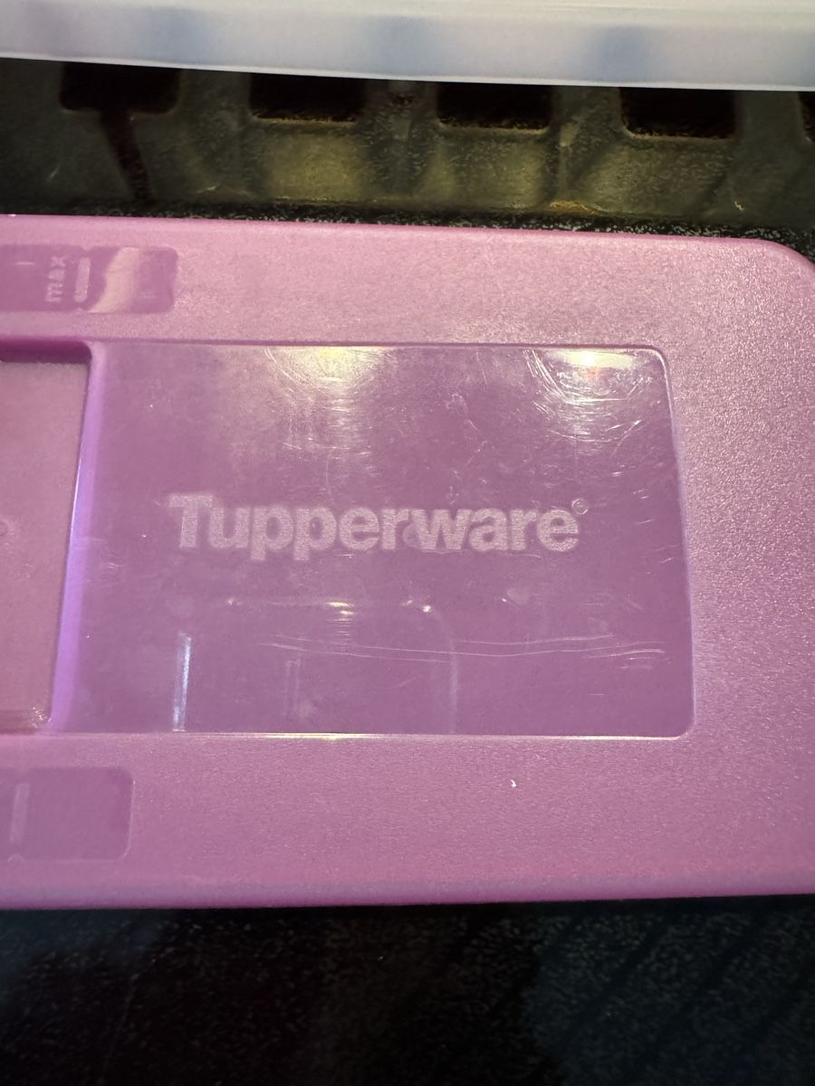 Tupperware Behälter & Ähnliches: Tupperware - Bac à glaçons avec couvercle  – Gebraucht aus Bière von mimisissi