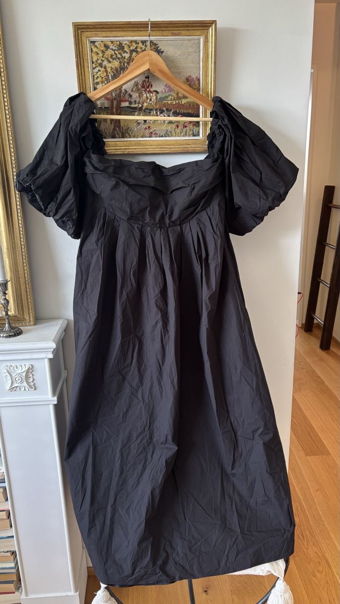 Mango Vestiti: Schwarzes Mango Maxikleid mit Puffärmeln Gr. XL – Usato da Zürich venduto da lindalaura