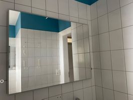 Badezimmerspiegel