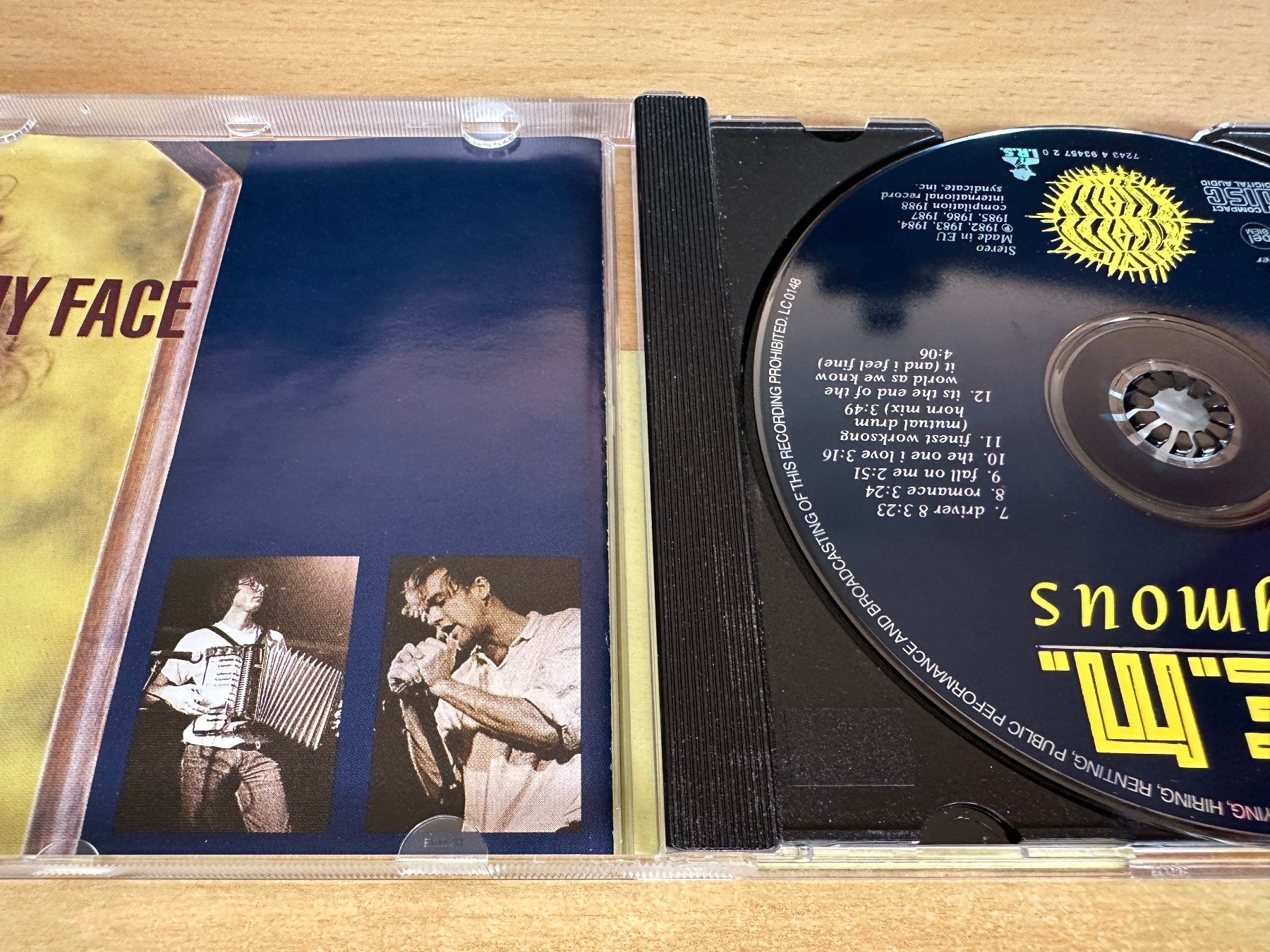 CD: R.E.M. – Eponymous – Usato da Rikon im Tösstal venduto da Alpenmutz 2