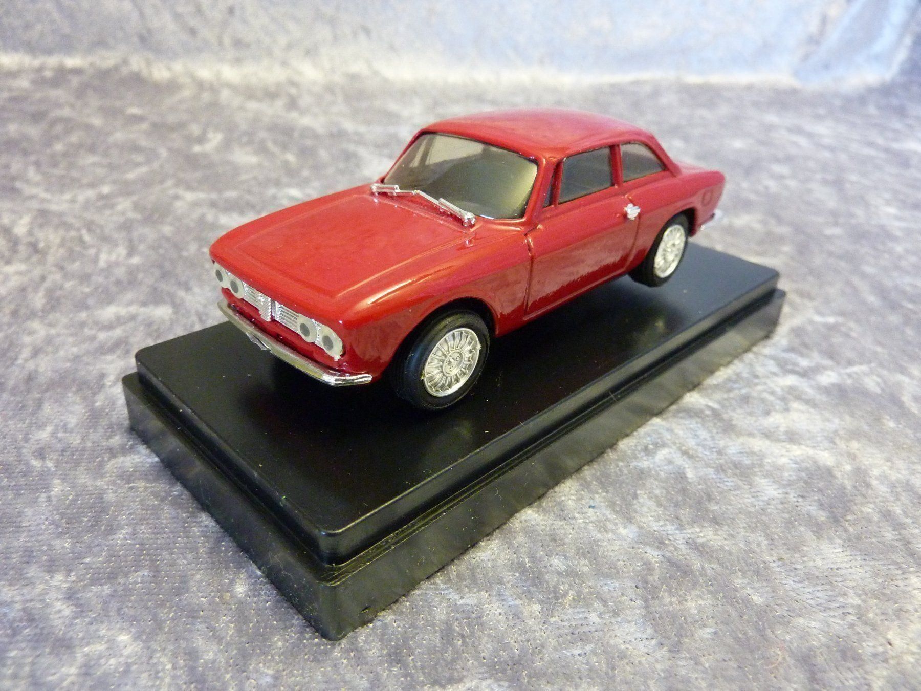 Alfa Romeo Modellautos: Alfa Romeo Giulia GTV  1:43 – Neu und originalverpackt aus Dürrenäsch von modellautos4you 1