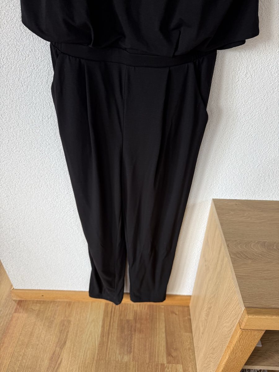 Tute: Schöner schwarzer Jumpsuit, M – Usato da Braunwald venduto da Noveredo 3