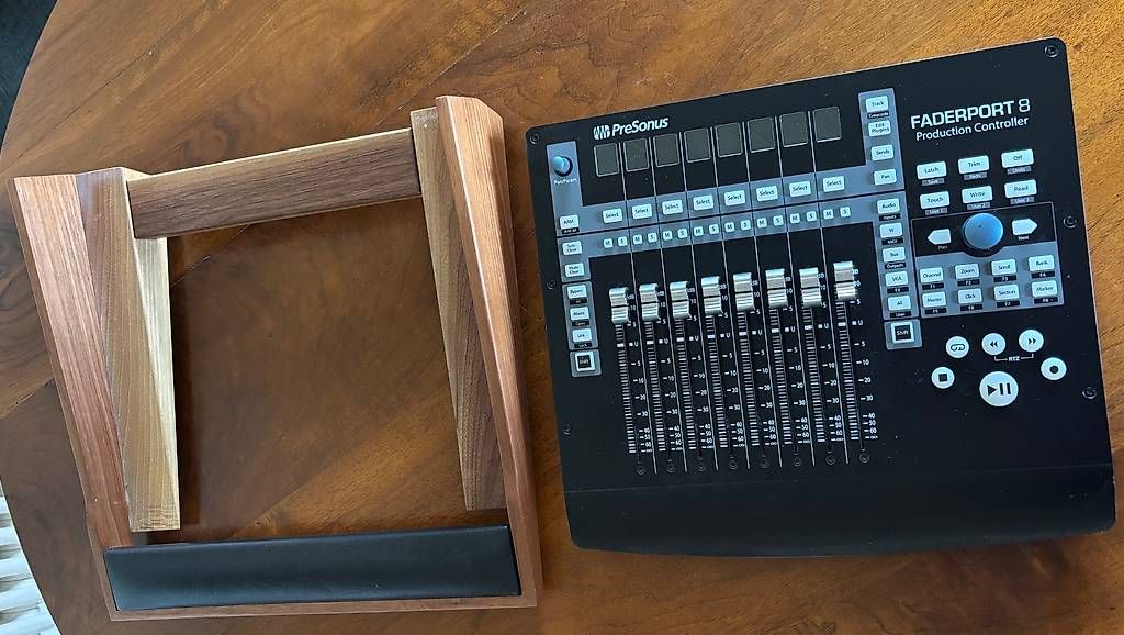 Console di mixaggio: Presonus faderport 8 avec stand – Usato da Yverdon-les-Bains venduto da blu_gf7v 3