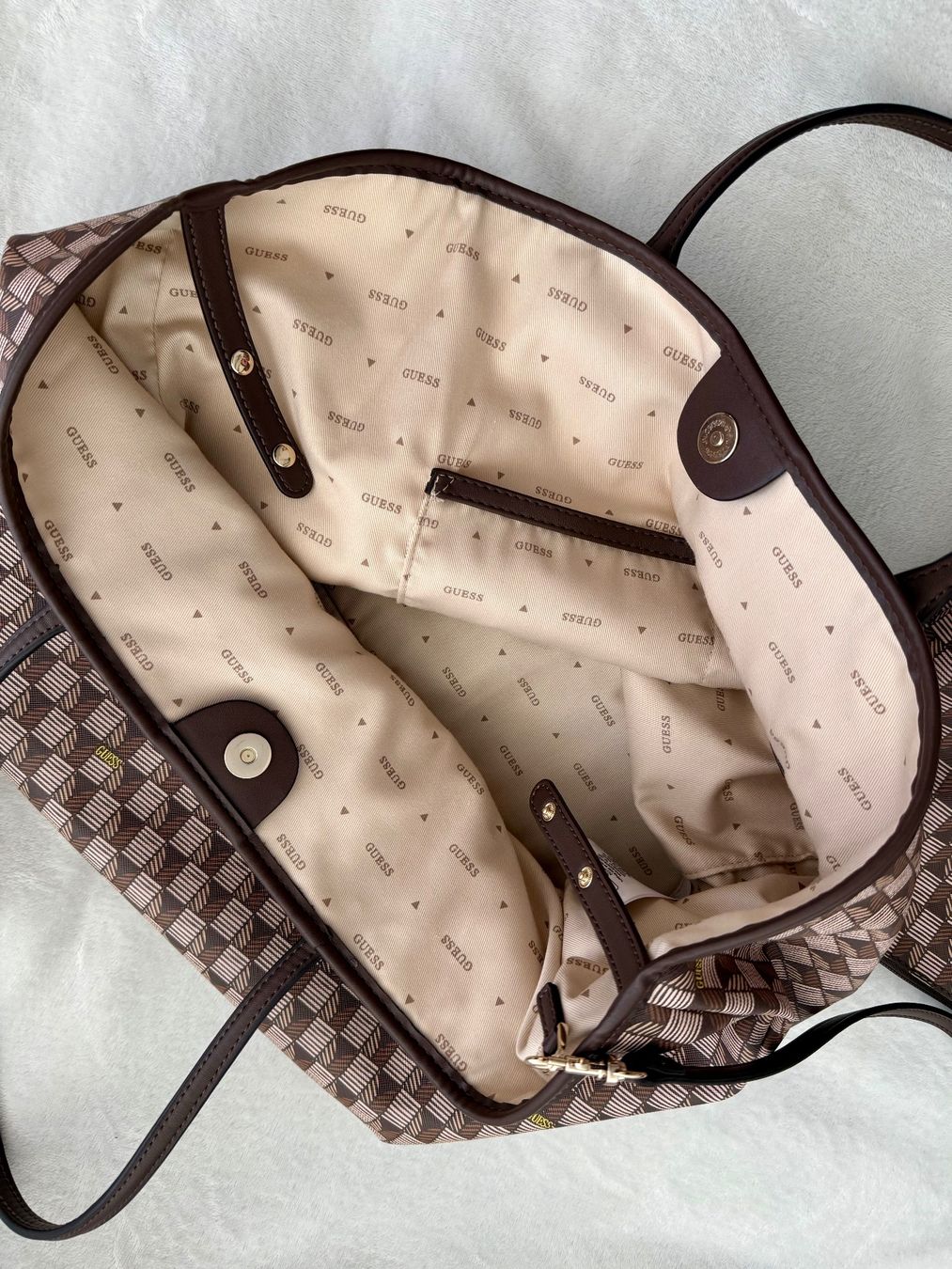 Guess Borse da donna: GUESS - WAVE LARGE SET Handtasche Marrone – Nuovo (secondo la descrizione) da Glattpark(Opfikon) venduto da Stevoooo 4