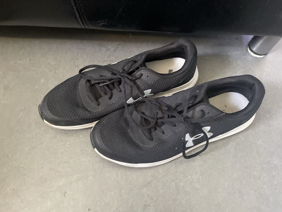 Scarpe da uomo: Under Armor Schuhe Gr.46  – Usato da Kerns venduto da jol_h6f8