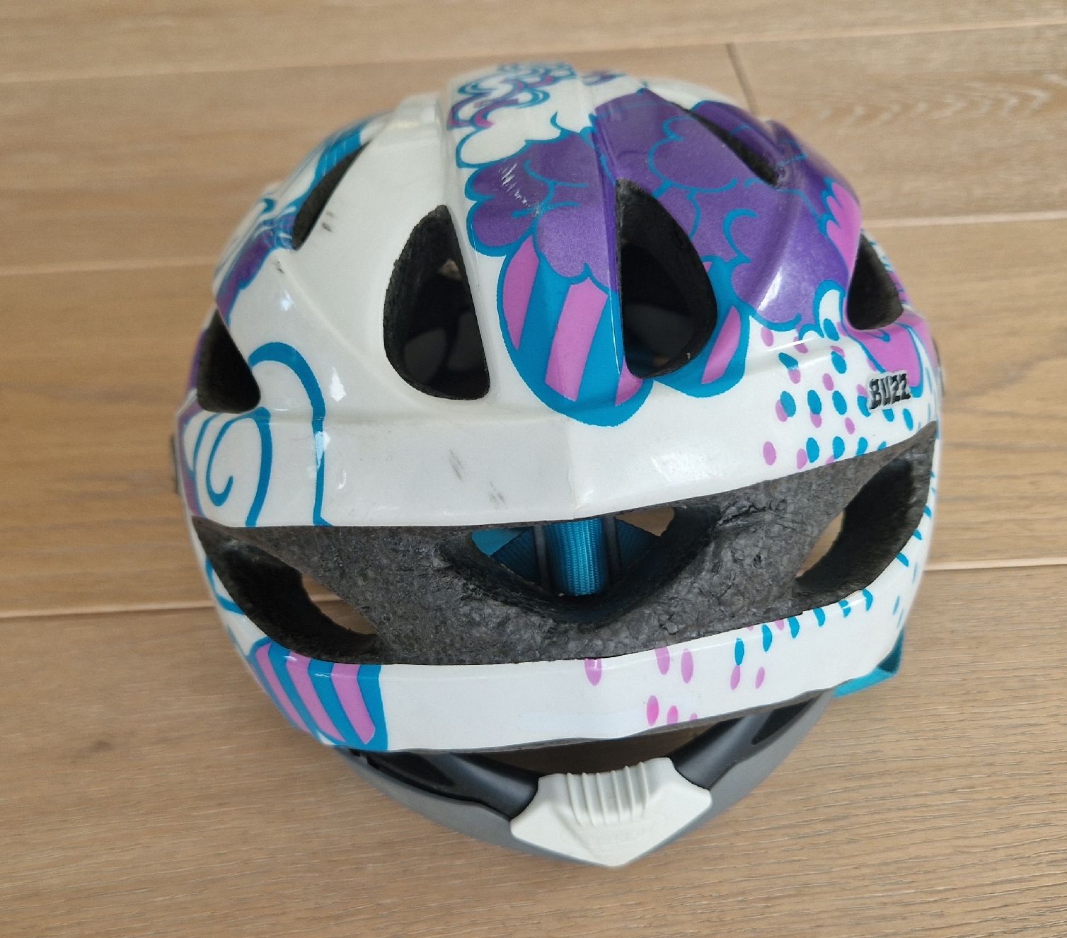 Bell Caschi: Velo Helm Kinder Mädchen Bell – Usato da Abtwil venduto da Buda730 3
