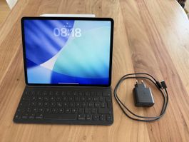 Apple iPad Pro 12.9" (6. Gen, M2) + Apple Pen 2 & Tastatur