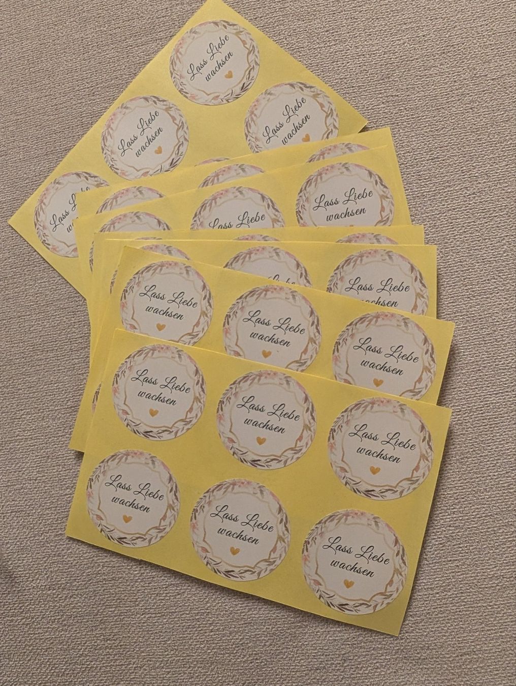 Sticker: Sticker "Lass Liebe wachsen" für Hochzeit – Nuovo (secondo la descrizione) da Rafz venduto da nathona
