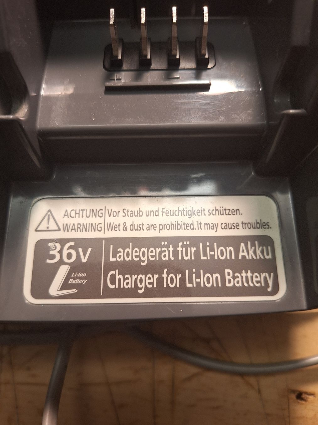 Flyer Chargeurs: Flyer Ladegerät  36V Panasonic  – D'occasion à Winterthur par Deins_8j77 2