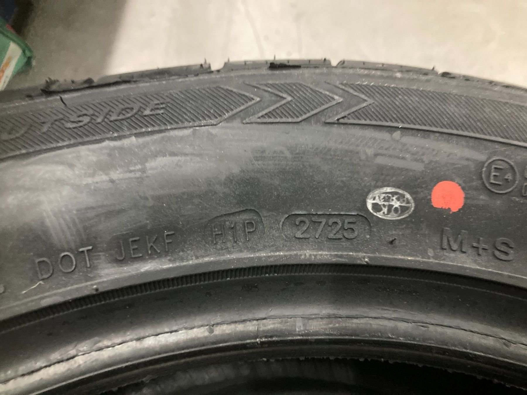 Pneumatici & Ruote complete: 235/55R19 Winterpneu VW ID.4 – Nuovo e nell'imballaggio originale da Cham venduto da WB2223 3