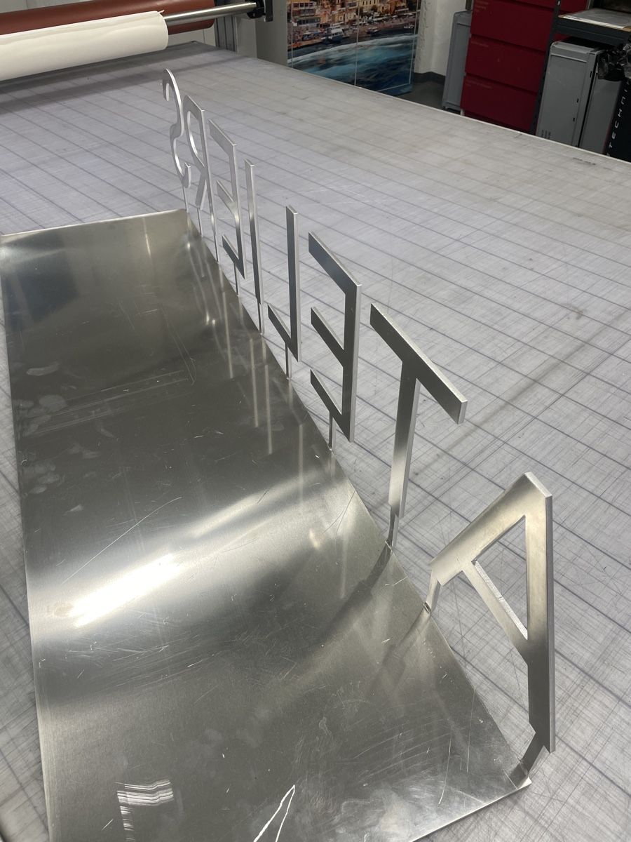 Insegne: Aluminiumschrift Ateliers – Nuovo (secondo la descrizione) da Sursee venduto da Schriftgestalter 2
