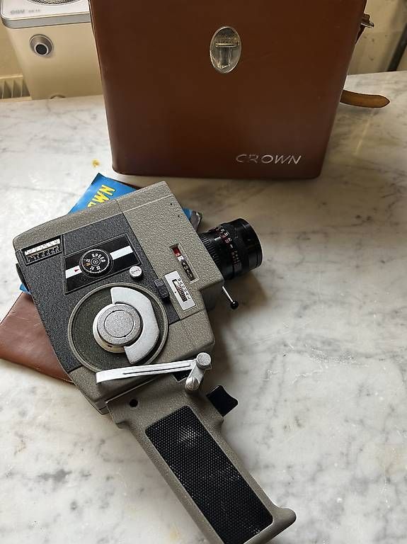 Videocamere: Antike CROWN 8mm Camera 8-E3B in Koffer – Usato da Uhwiesen venduto da Durschi71 2