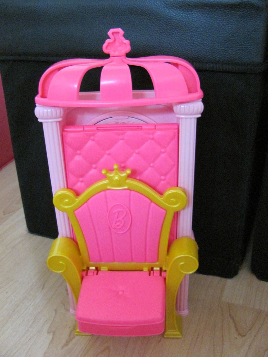 Bambole: Barbie Schloss - Koffer mit Barbie – Usato da Gümligen venduto da Fantapanda 5