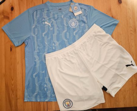 Manchester City Shirt + Hose NEU Gr. XL Puma Trikot England