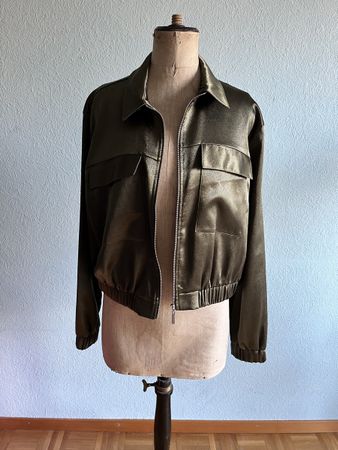 Veste courte en satin vert T44