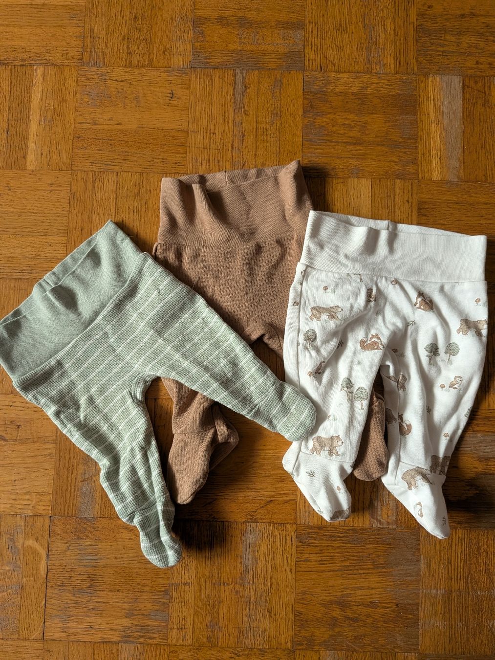Pantaloni: 11 pantalons bébé 0-6 mois  – Usato da Genève venduto da Loloana 1