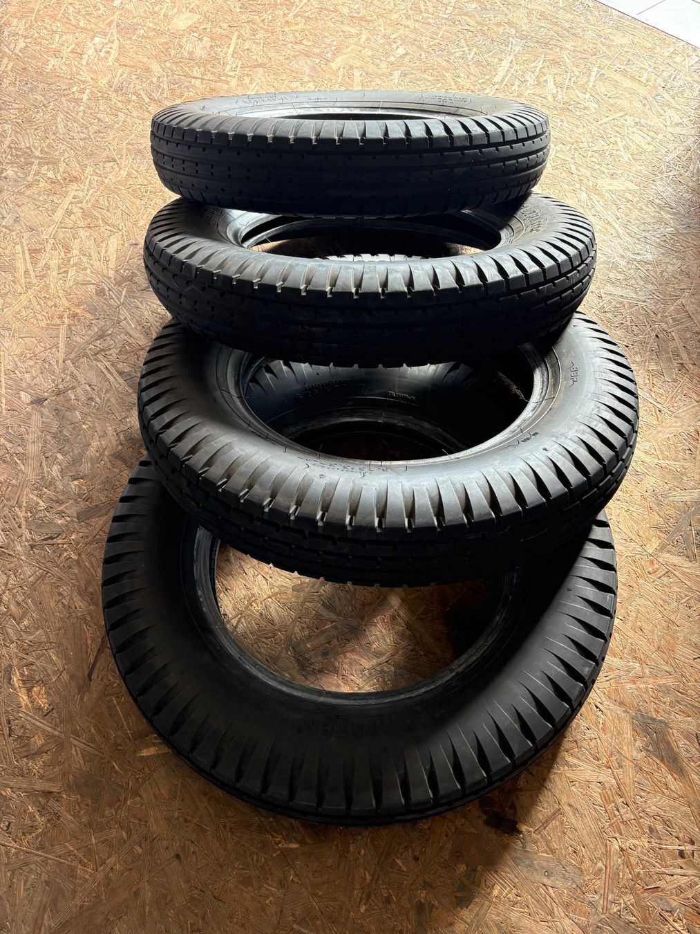 Pneumatici & Ruote complete: 4 Stk Oldtimer Reifen Waymaster 5.25-5.50-17 – Usato da Wangen b. Olten venduto da Hba2 3