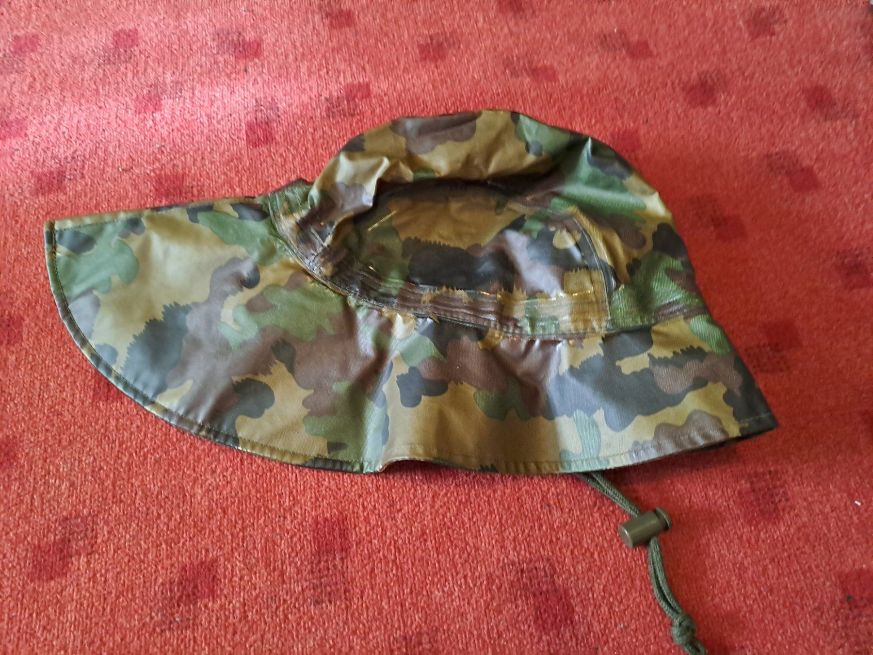 Hüte, Mützen & Caps: Regen Hut Schweizer Militär " Südwester " – Gebraucht aus St.Gallen von  1